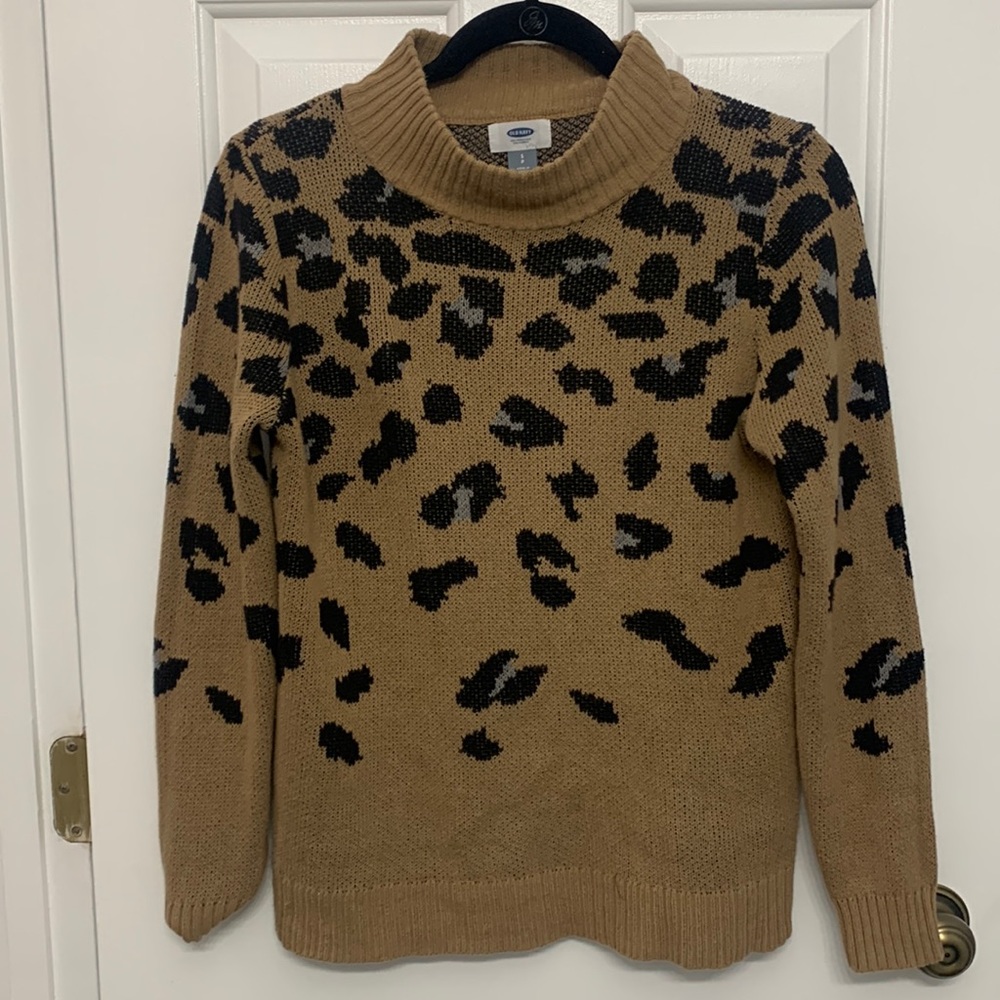 Old Navy S leopard/cheetah print sweater